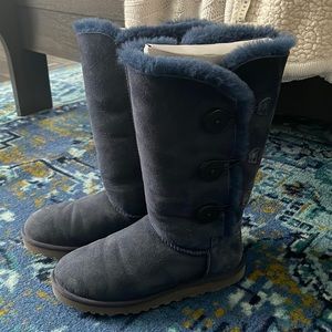 Bailey button triplet women’s Uggs in Navy